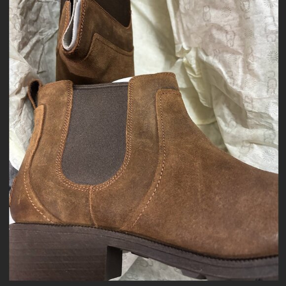 UGG Bonham II Boots (size 9.5, chipmunk) - Picture 3 of 5